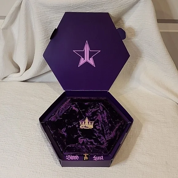 Blood Lust Eyeshadow Palette - Picture 5 of 7